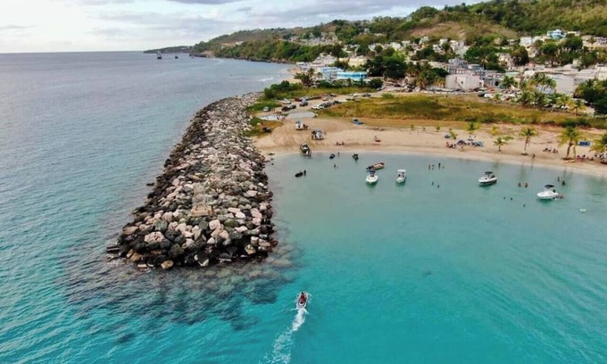 Aguadilla Pueblo Apartamento | Sweet Sunset 6 Rompeolas