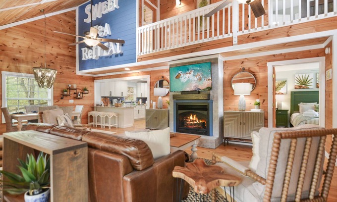 Ellijay Casa | Sweet Tea Retreat up on the hill in Cossawattee River Resort Ellijay