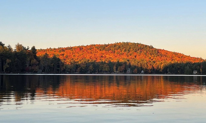 Mount Sunapee Cabaña | Sweet vintage cottage on Mountain View Lake, 2024 updates, next to Lake Sunapee