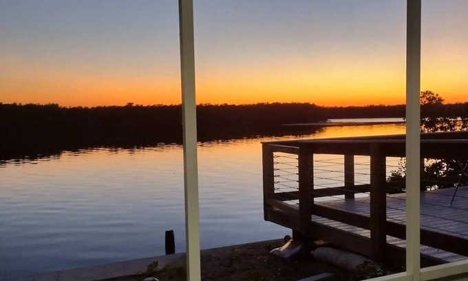 Ruskin Casa | Sweet Waterfront Excursion