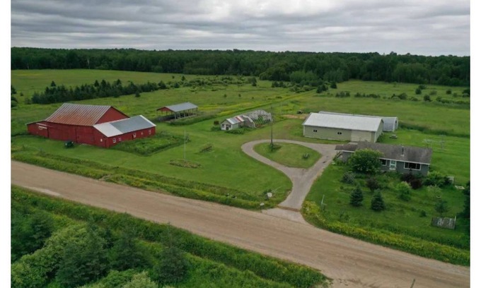 Hessel Casa | Sweet Winds Michigan Upper Peninsula Farm