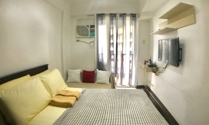 Valencia Condominio | SweetSuites en Pine Crest Nueva Manila / # T3-1212