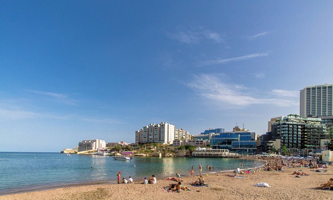 Swieqi Hotel | Villa Swieqi with shared rooms 8