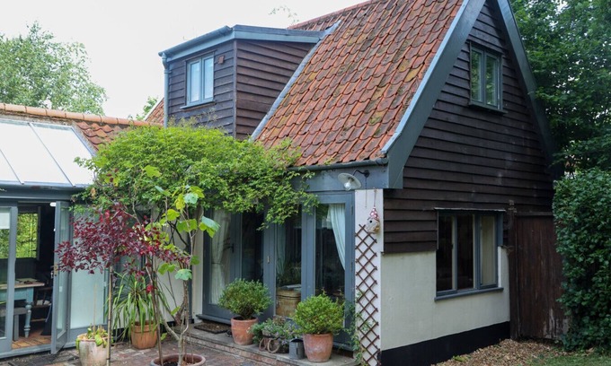 East Dereham Apartamento | Swift Host | Rose Lodge | Sleeps 4 | Dereham | Pet Friendly | Beautiful Gardens