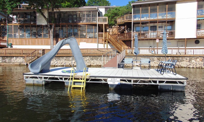 Lake Ozark Condominio | Swim Dock, Family Fun, Close to Hot spots!