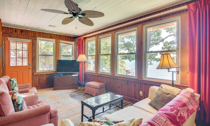 Afton Apartamento | Swim Dock + Views: Lakefront Afton Vacation Rental
