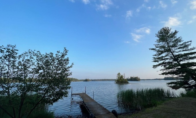 Hayward Cabina | Swim/Fish/Kayak at Frost Glow Lodge on Spider Lake!