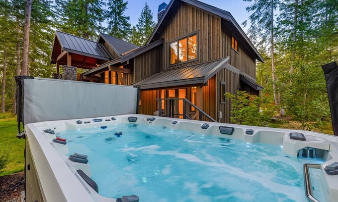 Roslyn Casa | Swim Spa Walk to Nelson Farm 5 Min to Lake+Seasonal FREE Night
