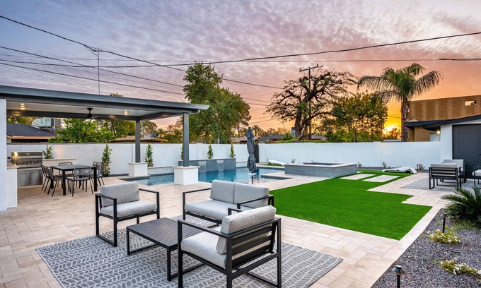Southwest Village Casa | Swim up to cooking & entertainment, play corn hole, and relax by the fire at Cascada