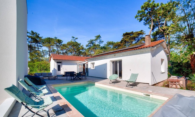 La Faute-sur-Mer Casa | Piscina y acceso a una reserva natural