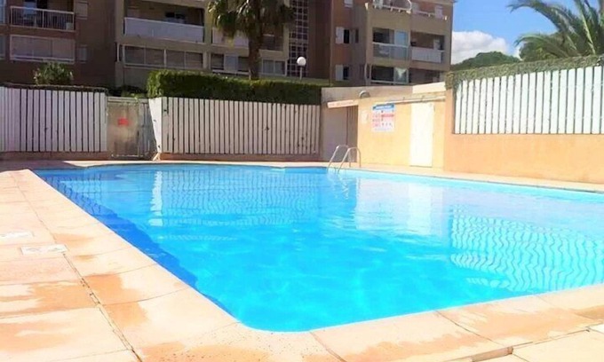 Tamaris Apartamento | Piscina, playas cercanas, internet y parking privado