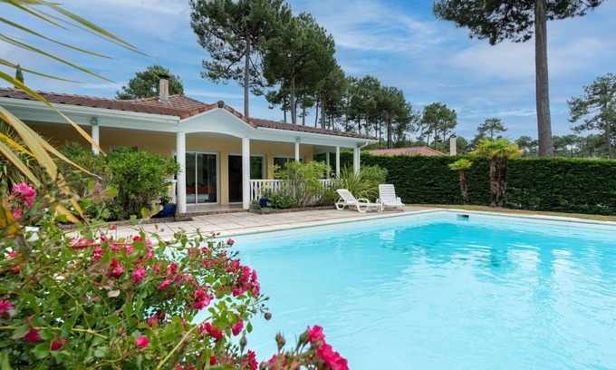 Lacanau-Ocean Chalet De Esquí | Villa con piscina para 8 en Lacanau