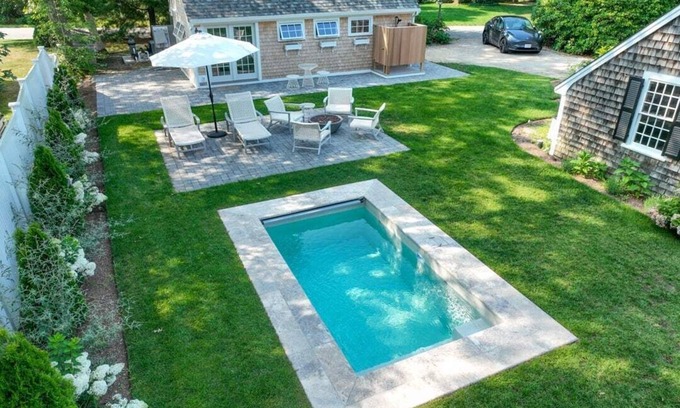 Osterville Casa | Swing Set, Plunge pool, and large yard await!