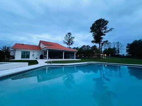 Clermont Casa | SWISS 24 - Lake Stephanie