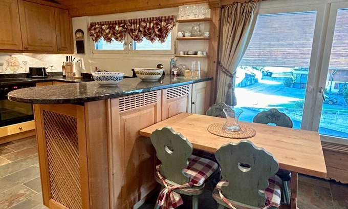 Saanen Apartamento | Swiss Alps Delight-Cozy High Style Luxurious Flat