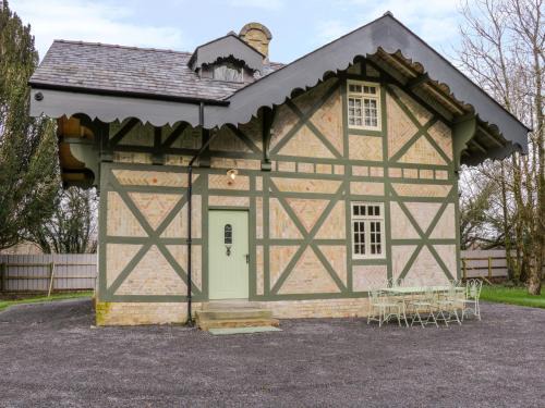 Mohill Casa | Swiss Cottage