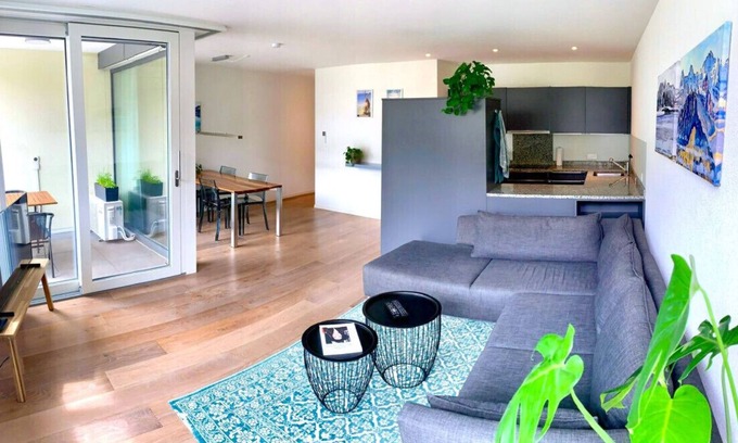 Unterseen Condominio | SwissHut Modern 10min Interlaken West Station - Apart. Blume 1