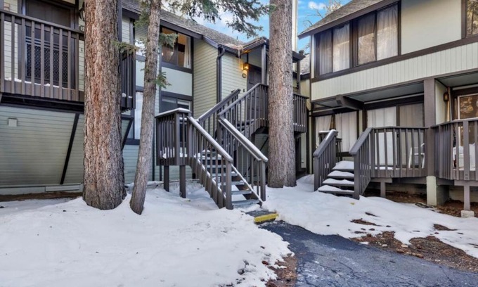 Big Bear Lake Casa | Switzerland Slopes #2125 by Big Bear Vacations