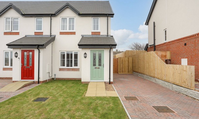 Holyhead Casa | SWN Y NANT, pet friendly, character holiday cottage in Holyhead