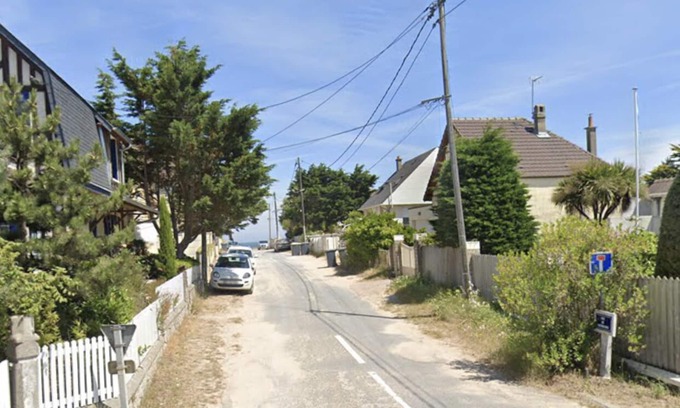 Hermanville-sur-Mer Casa | Sword Beach Cottage - direct access to the sea down the path