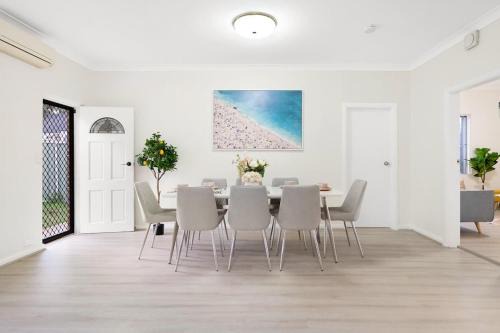 Croydon Casa | Sydney Croydon 4bed house cls burwood and Ashfield
