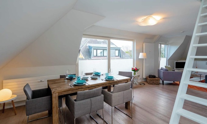 Großmorsum Apartamento | Sylt is a valuable habitat and a soothing vacation spot, a paradisiacal realm of peace and tranquillity.