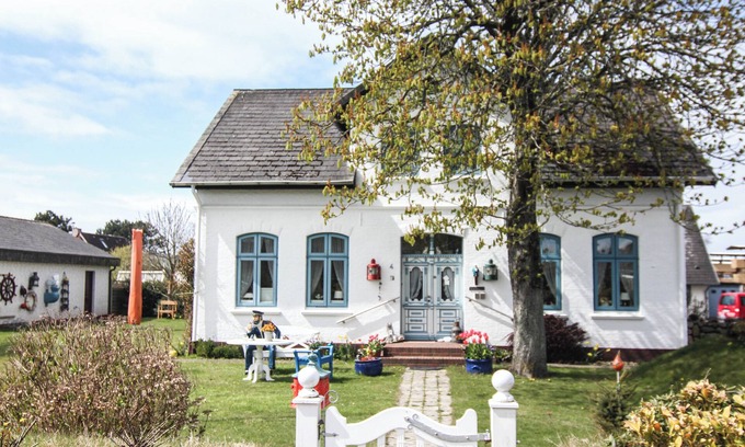 Tinnum Apartamento | Sylt is a valuable habitat and a soothing vacation spot, a paradisiacal realm of peace and tranquillity.