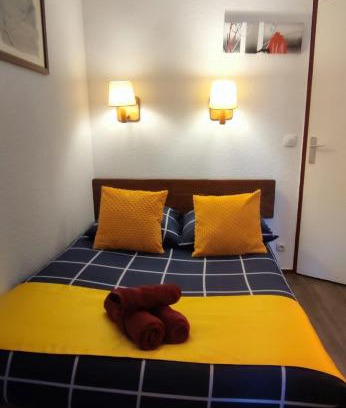 Chamonix City Centre Apartamento | Sympathique Appartement Le Chamois Blanc Chamonix, Parking