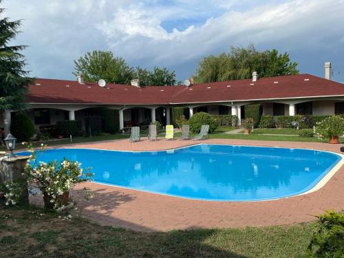 Szolosgyorok Apartamento | Szőlősgyörök Kun Apartment with 3 bedrooms on 92 in