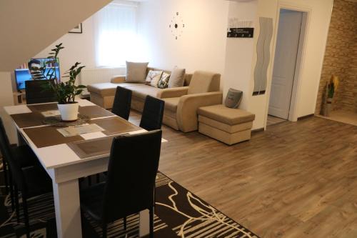 Hortobagy Apartamento | Szalakóta Apartman