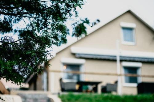 Balassagyarmat Apartamento | Tó kincse Nyírjes vendégház