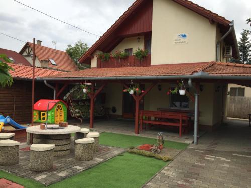 Tiszakecske Casa | Tünde Vendégház