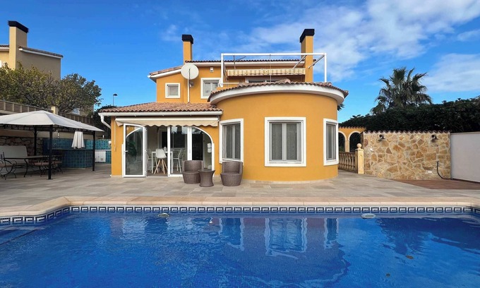 Pedreguer Villa | T-0624, Villa Gata, bonita Villa con jardin y piscina privados