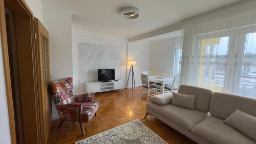 Pejë Apartamento | T&L Spot