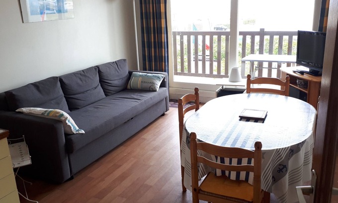Ouistreham Apartamento | Apartamento T1 frente al mar, playa cercana (50m)