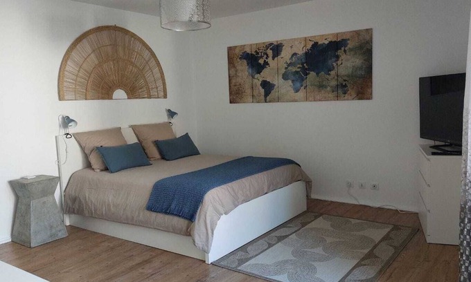 Agen Apartamento | T1Bis, historical center, very quiet, terrace