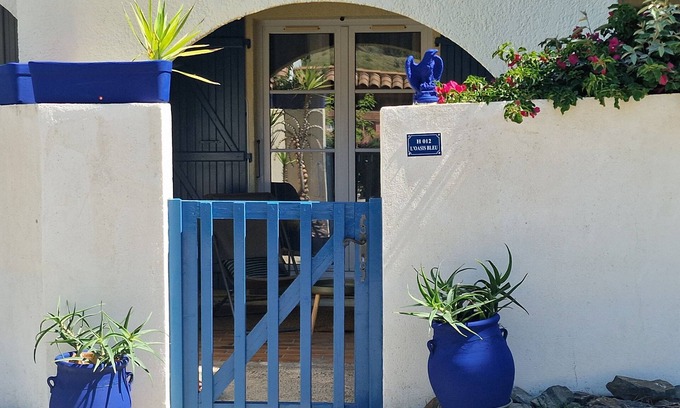 Plage d'Argeles Apartamento | T2 37 m² in a protected cove, terrace, small garden, mountain view.