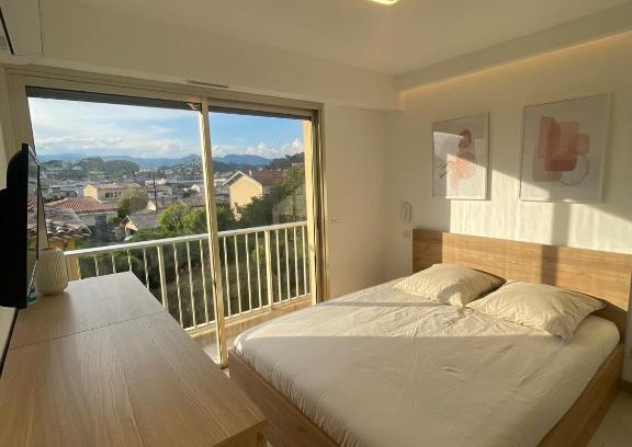 Cros-de-Cagnes Apartamento | T2 au calme, proche des plages, climatisé et parking privé