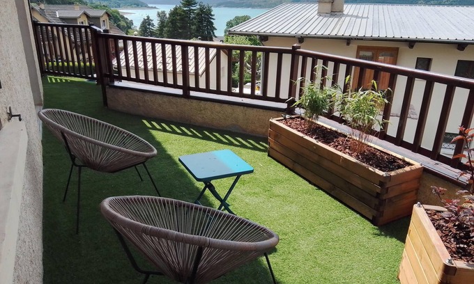 Savines-le-Lac Apartamento | T2 Between lake and mountains in Savines, 300m from the lake