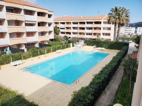 Les Sablettes Apartamento | T2 climatisé dans résidence avec piscine, tout à pied
