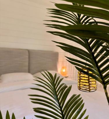 Bas du Fort Apartamento | T2 cosy avec mezzanine, piscine & plage à pied