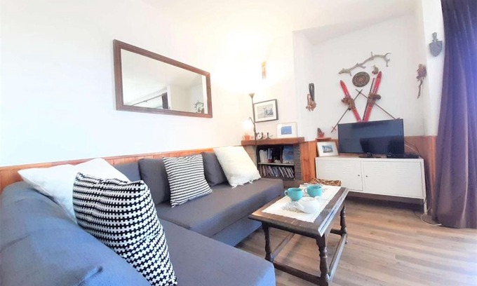Saint-Lary-Soulan Apartamento | T2 cosy pour 6 pers à Saint-Lary Soulan, proche pistes, balcon et local à ski - FR-1-457-166