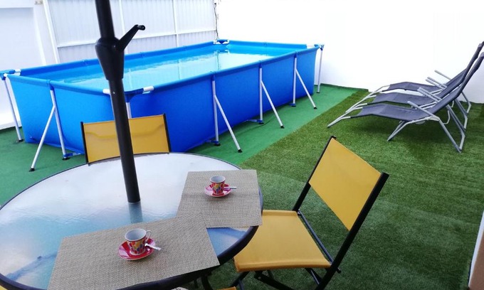 Castelo Apartamento | T2 Galé 500mts da praia Piscina e barbecue privados