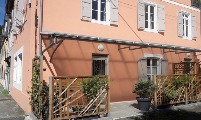 Bagneres-de-Bigorre Apartamento | T2 *** planta baja, a 200 m del centro, totalmente renovado, luminoso
