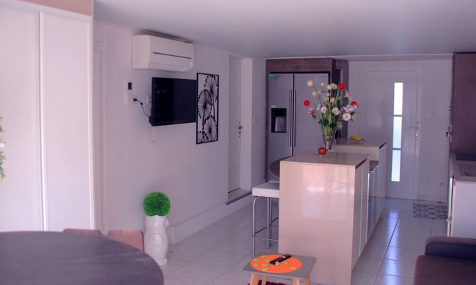 Launaguet Apartamento | T2 Netflix, Wifi, Jacuzzi, Sauna y Piscina de sal