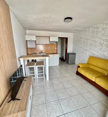 Istres Apartamento | T2 Spacieux, Lumineux et Centrale