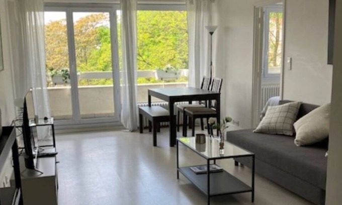 Sevres Apartamento | T2 Vue Imprenable à Sèvres au 8e Étage