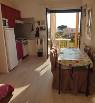 Saint-Pierre-la-Mer Apartamento | T2 vue mer avec parking privé