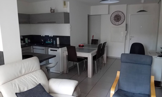 La Farlede Apartamento | T3 apartment in town center, supermarkets 100 m. ideal couple 2 children