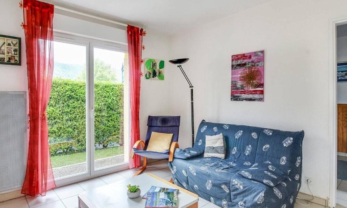 Esquieze-Sere Apartamento | T3 calme 6 pers, terrasse, jardinet, proche commodités - FR-1-402-24